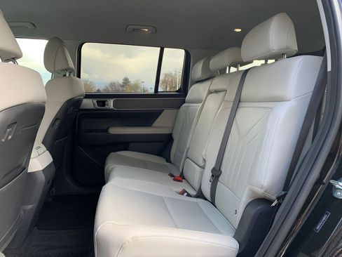 Used 2025 Hyundai Santa Fe SEL image 24