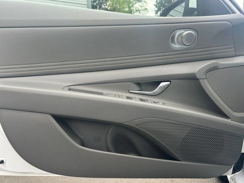 Used 2025 Hyundai Elantra SEL FWD image 20