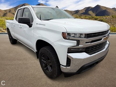Used 2020 Chevrolet Silverado 1500 LT w/ Trailering Package image 5