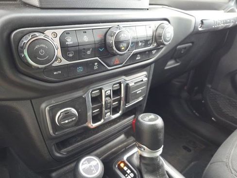Used 2023 Jeep Wrangler Unlimited w/ Cold Weather Group AWD/4WD image 23