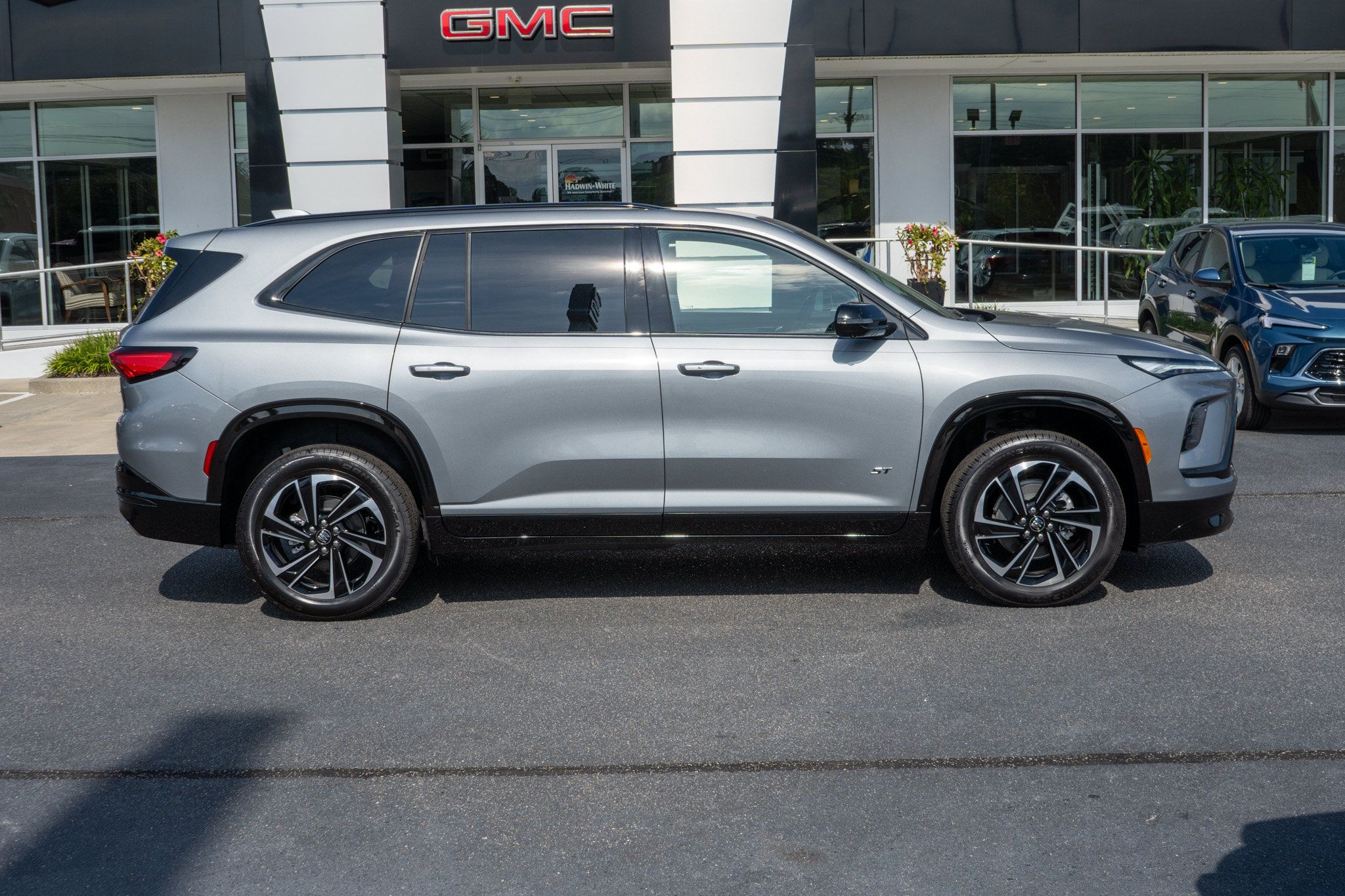 New 2026 Buick Enclave Sport Touring w/ Power Package FWD image 2