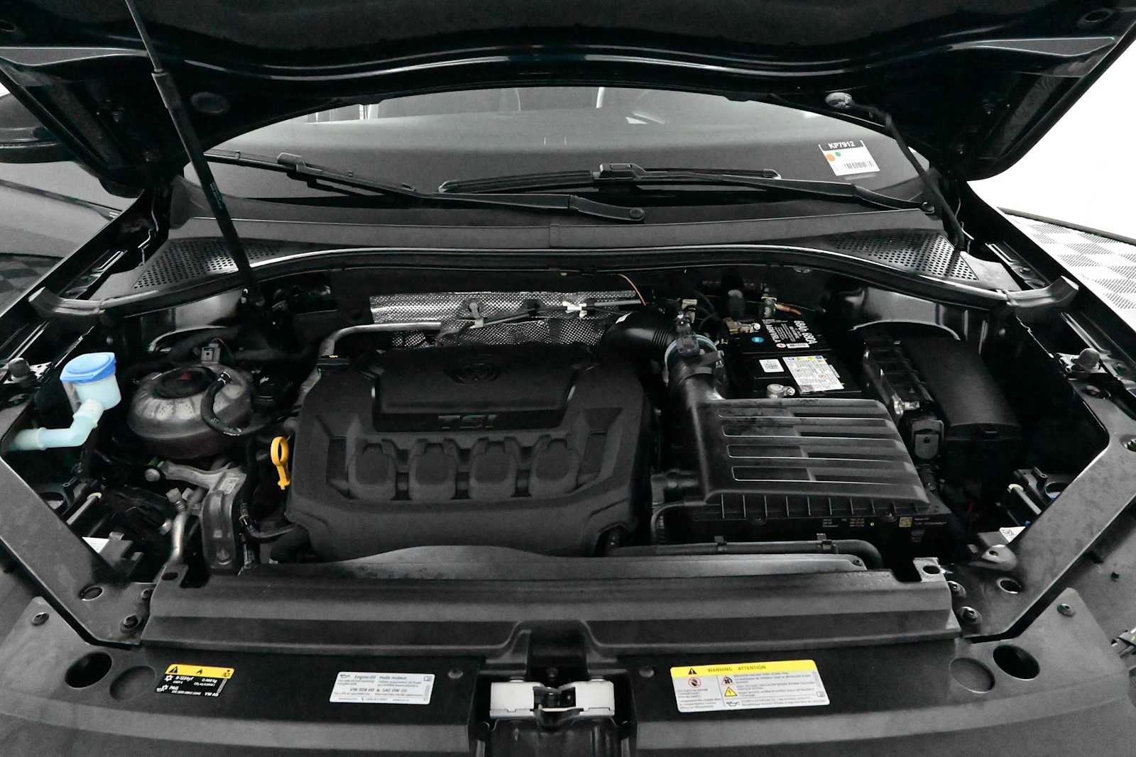Certified 2023 Volkswagen Tiguan SE R-Line FWD image 29