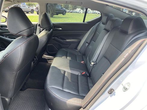 Used 2023 Nissan Altima 2.0 SR FWD image 12