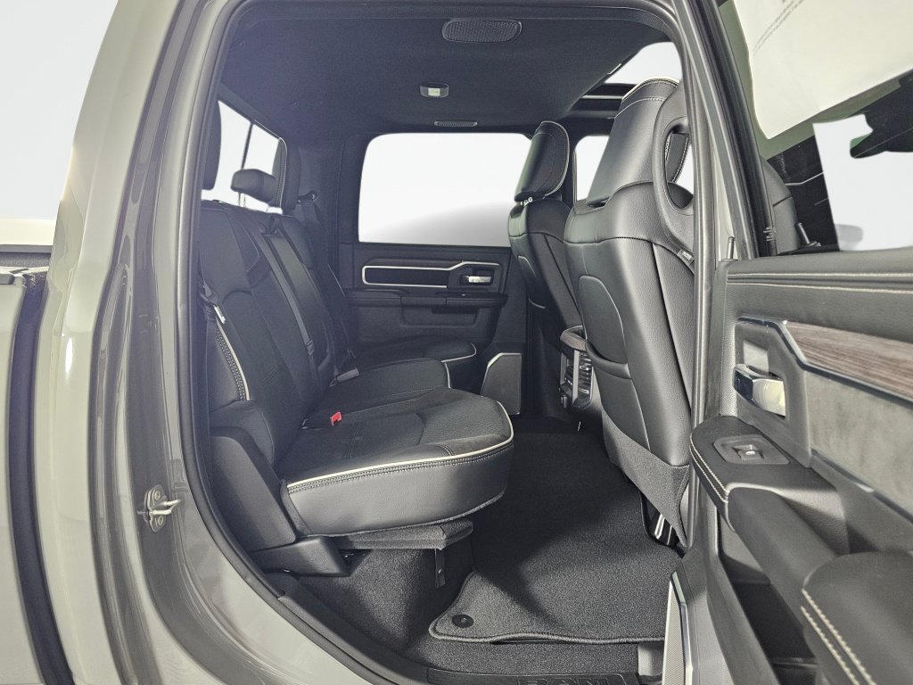 New 2026 RAM 2500 Laramie AWD/4WD image 38