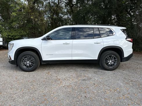 Used 2025 GMC Acadia Elevation image 3