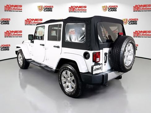 Used 2017 Jeep Wrangler Unlimited Sahara w/ Connectivity Group AWD/4WD image 2