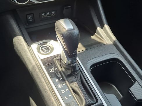 Used 2024 Nissan Sentra SV FWD image 19