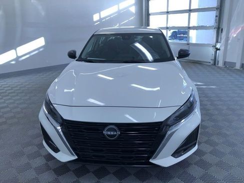 Used 2025 Nissan Altima 2.5 SV image 15