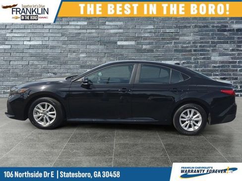 Used 2025 Toyota Camry LE image 2