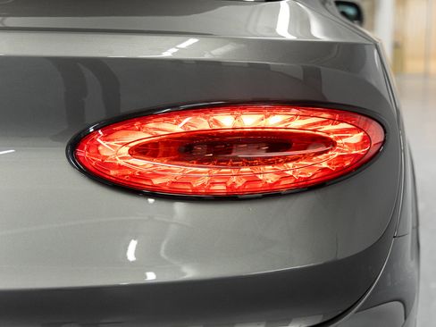 Used 2021 Bentley Bentayga image 18