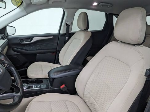 Certified 2022 Ford Escape SE w/ Convenience Package AWD/4WD image 2