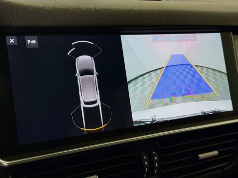 Certified 2019 Porsche Cayenne image 18