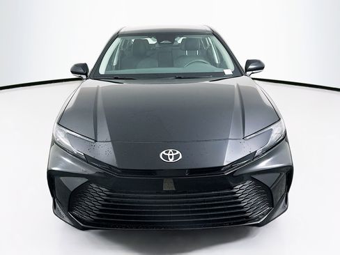 Used 2025 Toyota Camry LE image 2