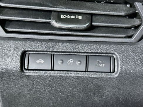 Used 2022 Nissan Altima 2.5 SV FWD image 17