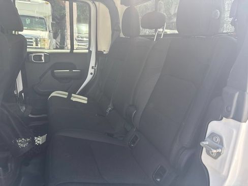 Used 2021 Jeep Gladiator Sport AWD/4WD image 7