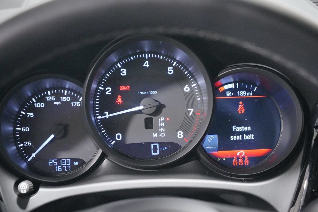 Used 2024 Porsche Macan AWD/4WD image 12