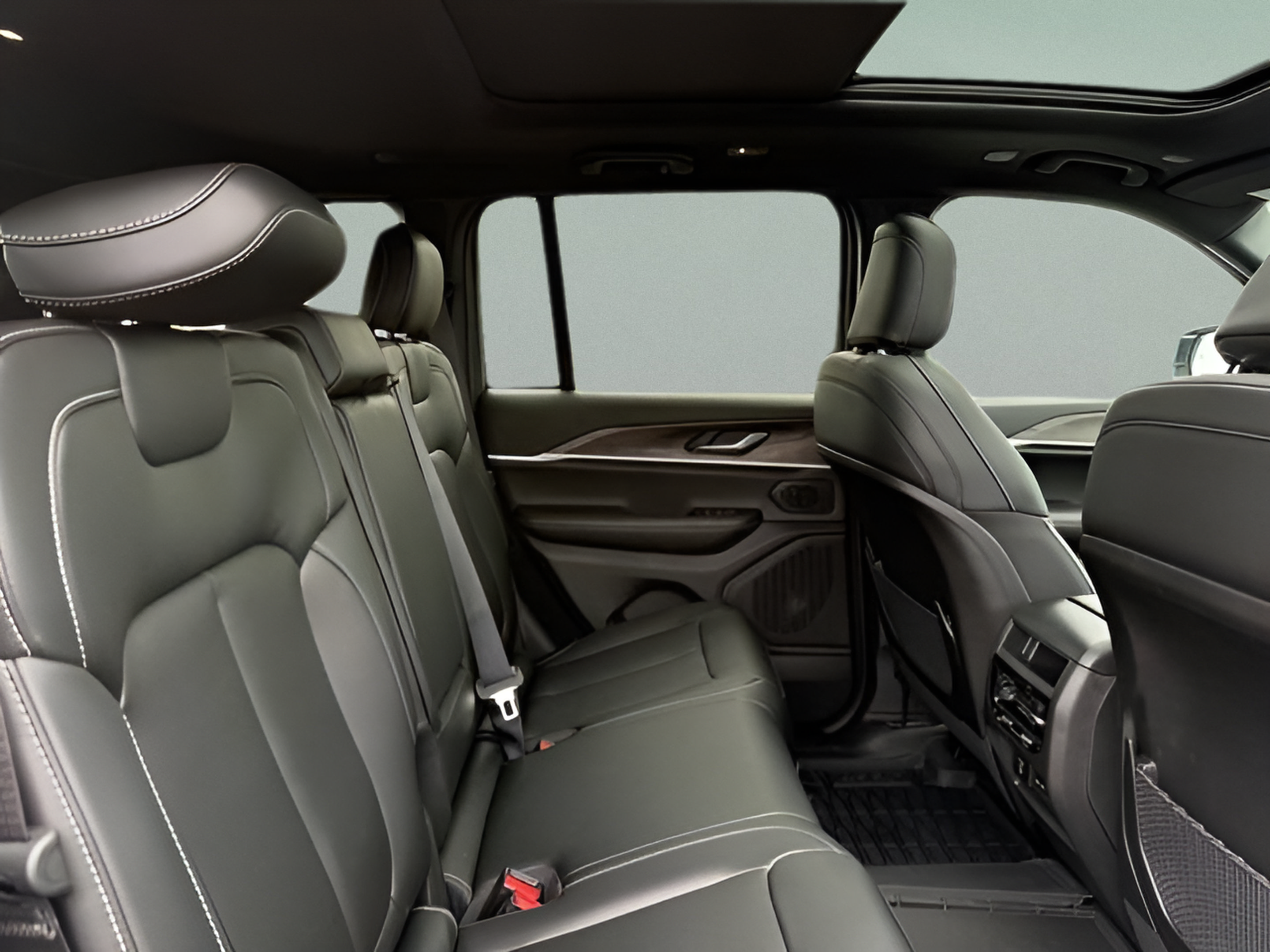 New 2026 Jeep Grand Cherokee Limited AWD/4WD image 11