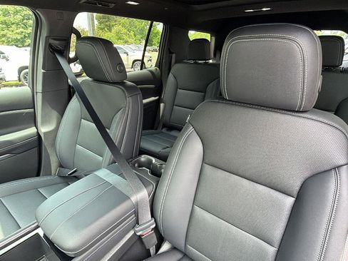 New 2026 Chevrolet Traverse LT w/ Sun and Wheel Package FWD image 15