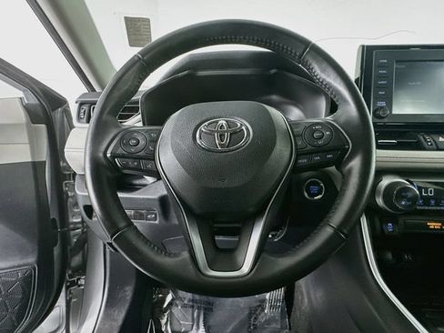 Used 2019 Toyota RAV4 XLE Premium FWD image 13