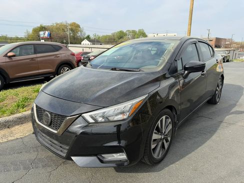 Used 2020 Nissan Versa SR FWD image 3