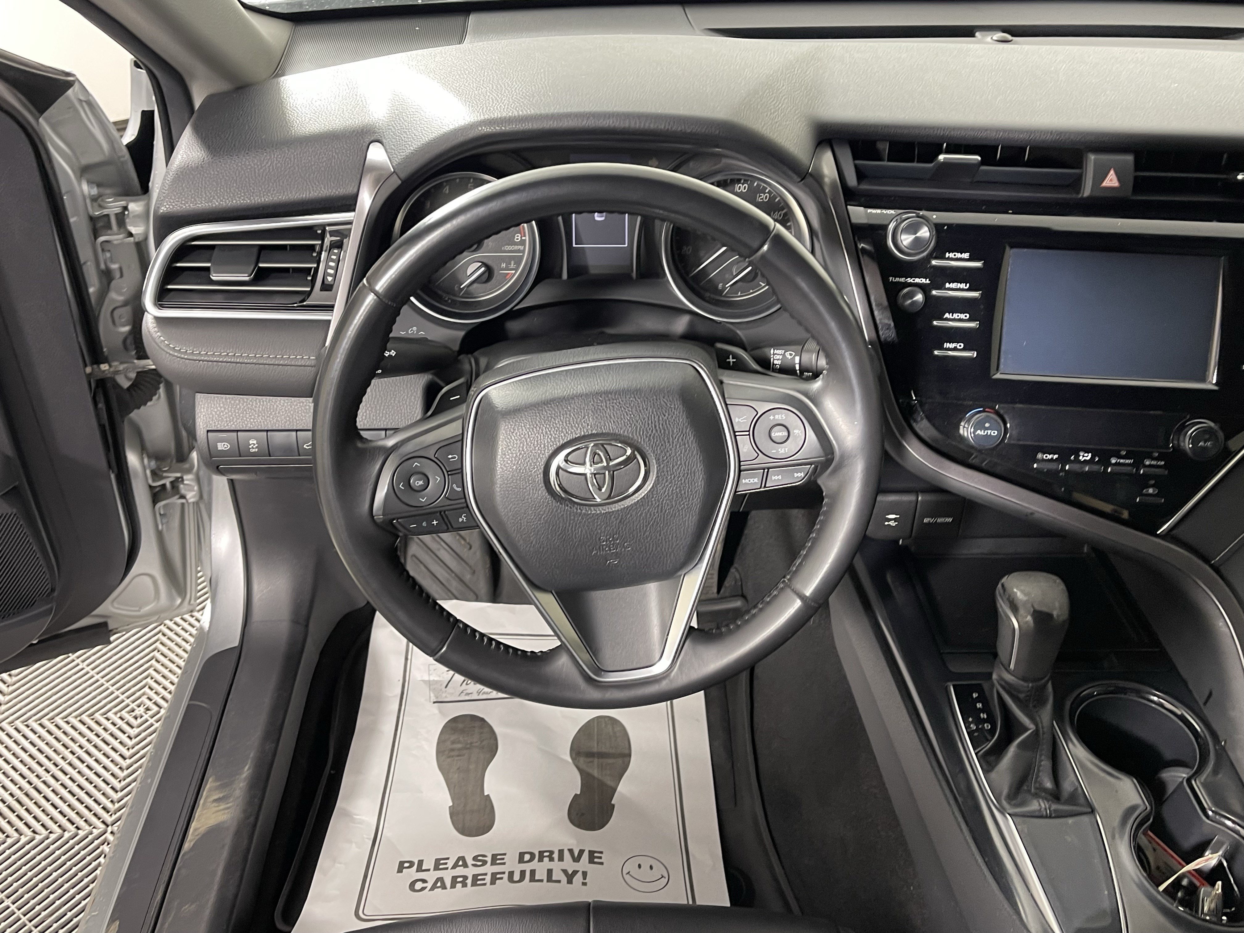 Used 2018 Toyota Camry SE FWD image 13