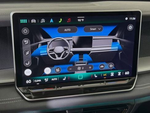 Used 2025 Volkswagen Tiguan SE FWD image 16