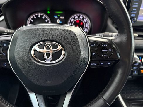 Used 2019 Toyota RAV4 XLE Premium w/ Cold Weather Package AWD/4WD image 30
