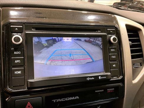 Used 2015 Toyota Tacoma 4x4 Double Cab w/ TRD Sport Package image 18