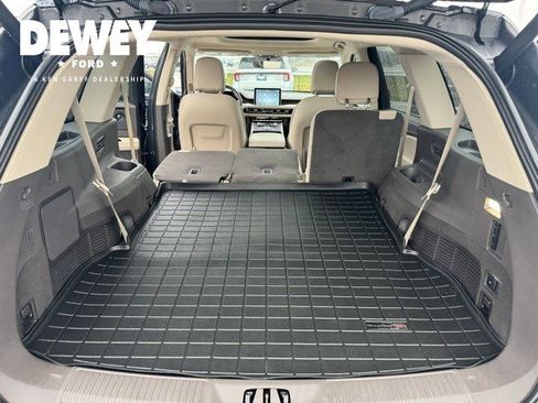 Used 2021 Lincoln Aviator Reserve w/ Equipment Group 201A image 32