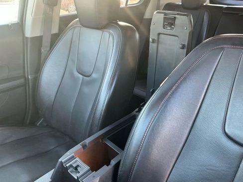 Used 2016 Chevrolet Equinox LTZ w/ Enhanced Convenience Package image 34