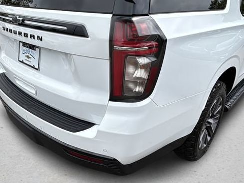 Used 2024 Chevrolet Suburban Z71 w/ Luxury Package AWD/4WD image 38