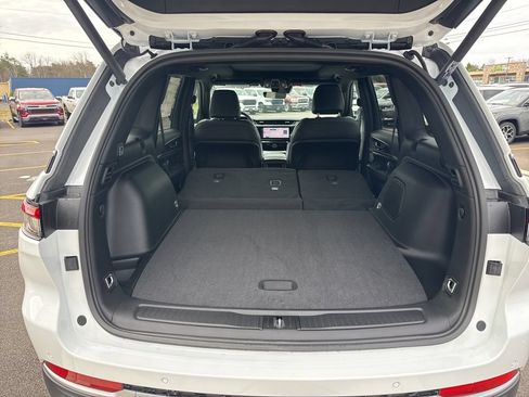 New 2026 Jeep Grand Cherokee Limited AWD/4WD image 17