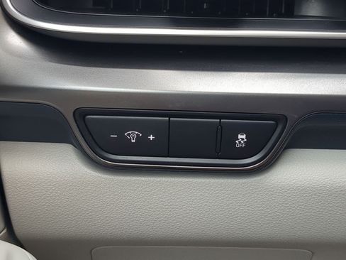 Certified 2025 Kia Carnival SX Prestige FWD image 17