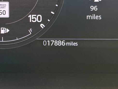 Used 2024 Land Rover Defender 110 X AWD/4WD image 21