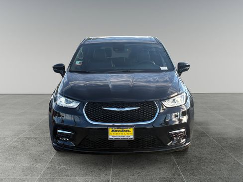 New 2026 Chrysler Pacifica Select image 8