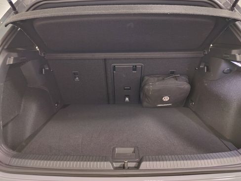 Used 2026 Volkswagen GTI SE FWD image 28