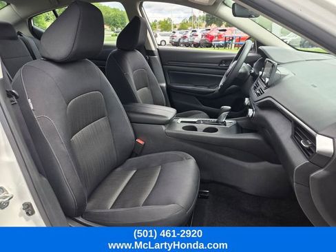 Used 2024 Nissan Altima 2.5 S FWD image 16