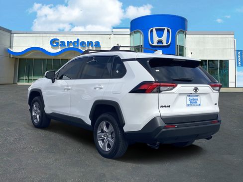 Used 2025 Toyota RAV4 XLE FWD image 4