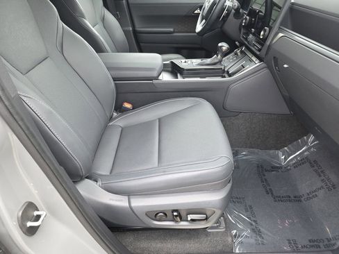 Used 2024 Lexus GX 550 w/ Accessory Package (Z1) image 21