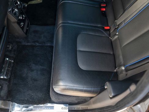 Used 2020 Rolls-Royce Cullinan Black Badge image 41