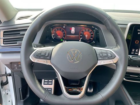 New 2025 Volkswagen Atlas Peak Edition SE image 41