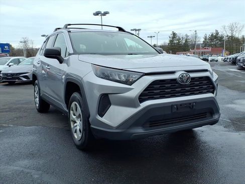 Used 2019 Toyota RAV4 LE w/ Carpet Mat Package image 7