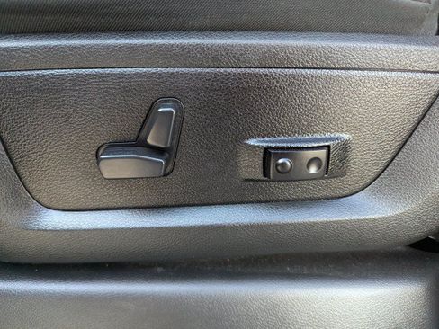 Used 2024 RAM 2500 Laramie AWD/4WD image 12