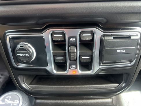 Used 2025 Jeep Wrangler Unlimited Sahara w/ Safety Group AWD/4WD image 65