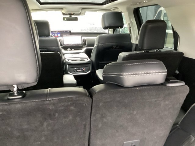 Used 2025 Ford Expedition Max Platinum AWD/4WD image 15