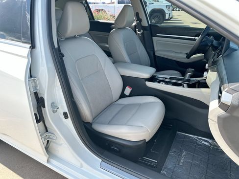 Used 2023 Nissan Altima 2.5 SL FWD image 25