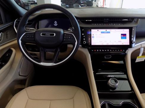 New 2026 Jeep Grand Cherokee Limited w/ Luxury Tech Group II RWD image 13