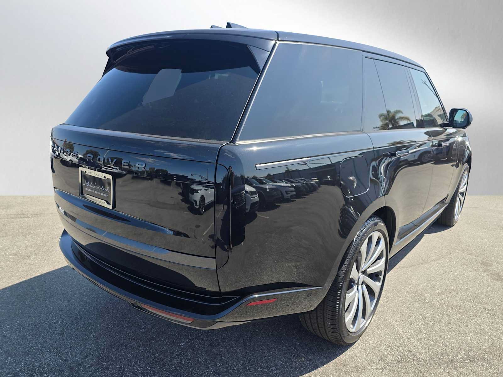 New 2025 Land Rover Range Rover SE AWD/4WD image 6