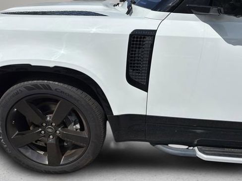 Used 2023 Land Rover Defender 130 X-Dynamic SE AWD/4WD image 35