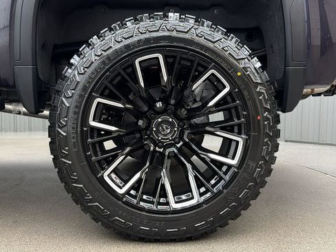 Used 2026 GMC Sierra 1500 SLT AWD/4WD image 12